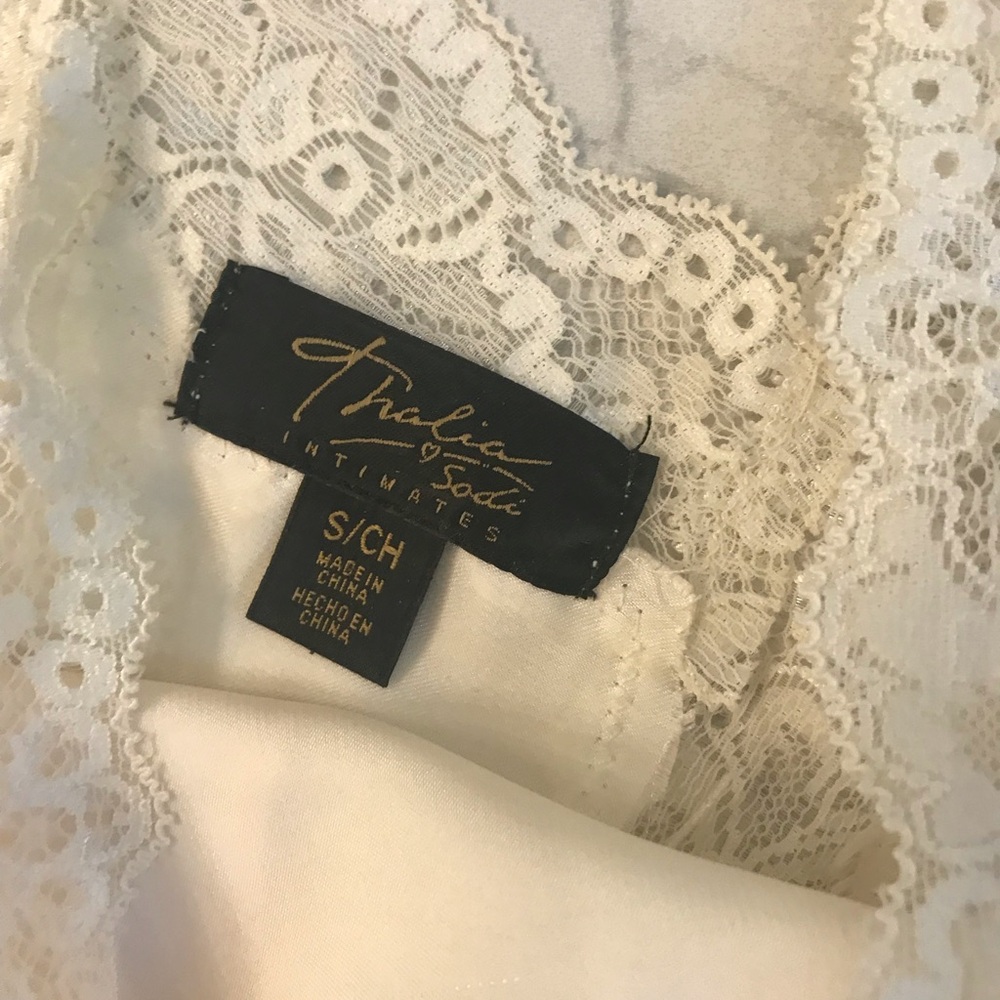 Shorty Robe & Nightgown - Picture 5 of 5